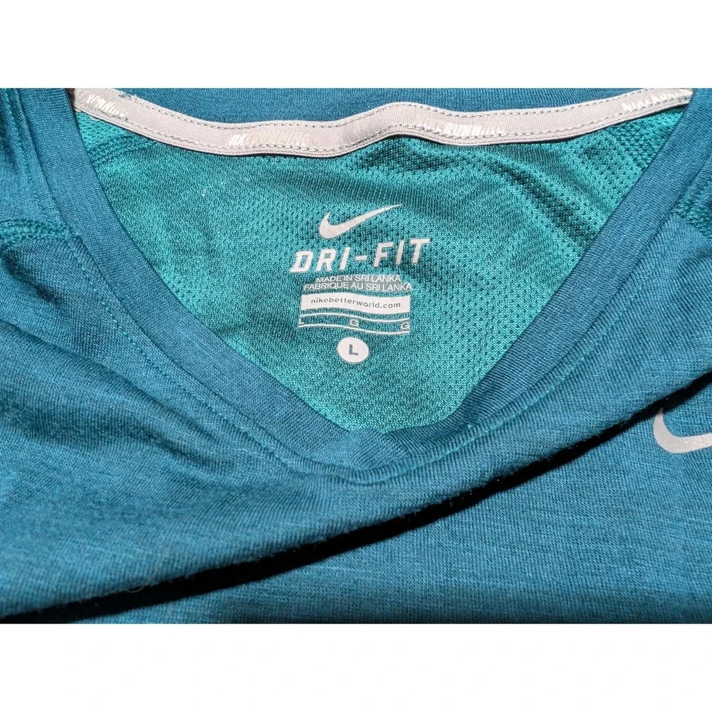 Nike Running Shirt Baby Blue Dri Fit Fitted Gym Activewear Women's Size Large
